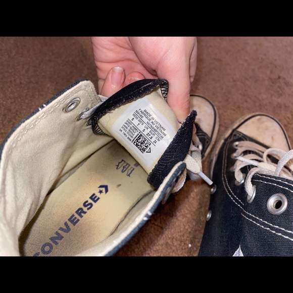 Black converse - Picture 4 of 4